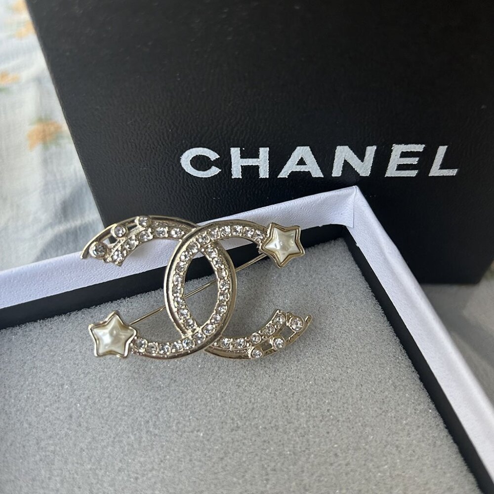 Chanel Double C Star Diamond Brooch